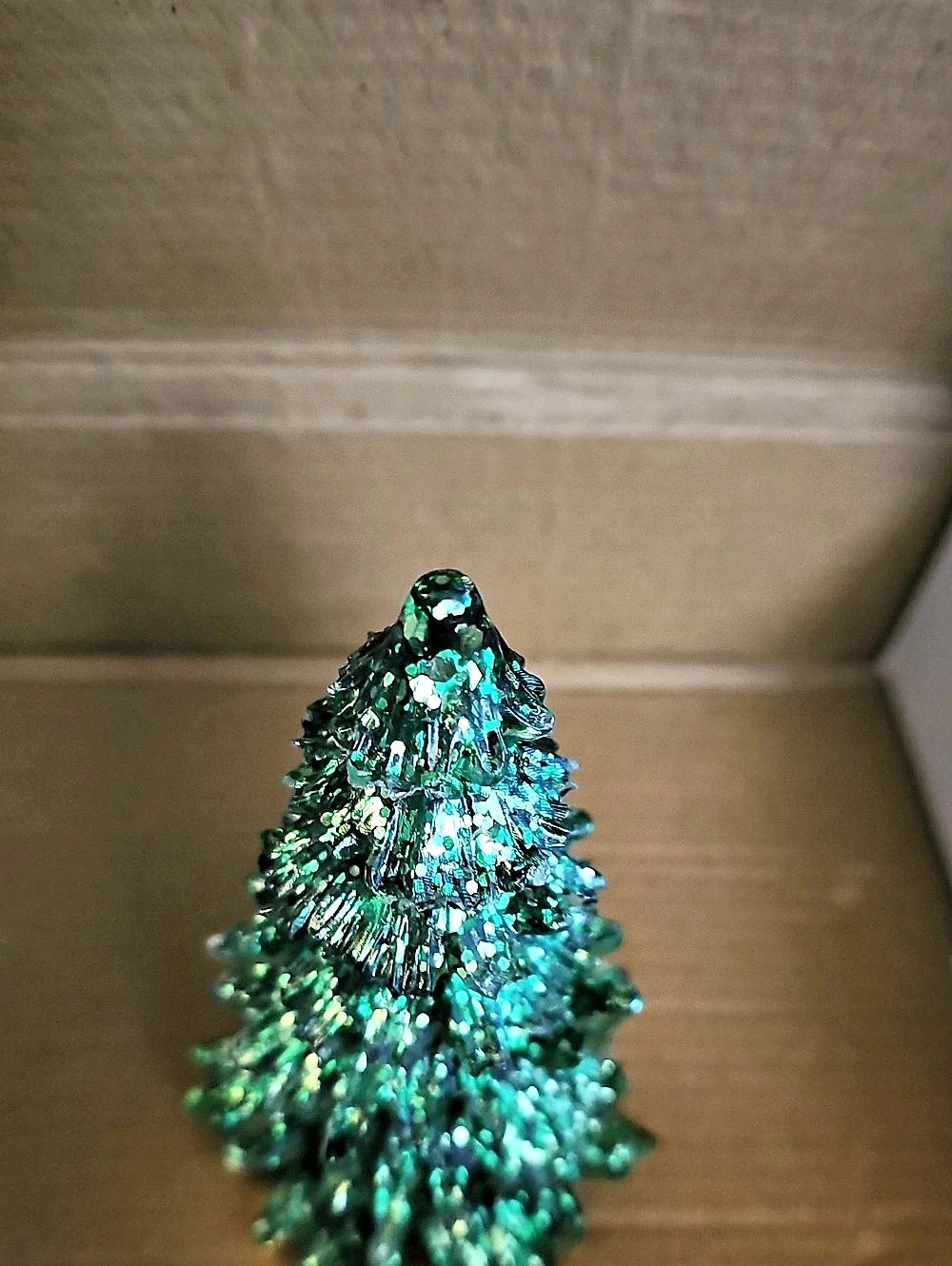 Hand Crafted 4" Green Resin Christmas Tree Figurine Decor - Picture 4 of 5